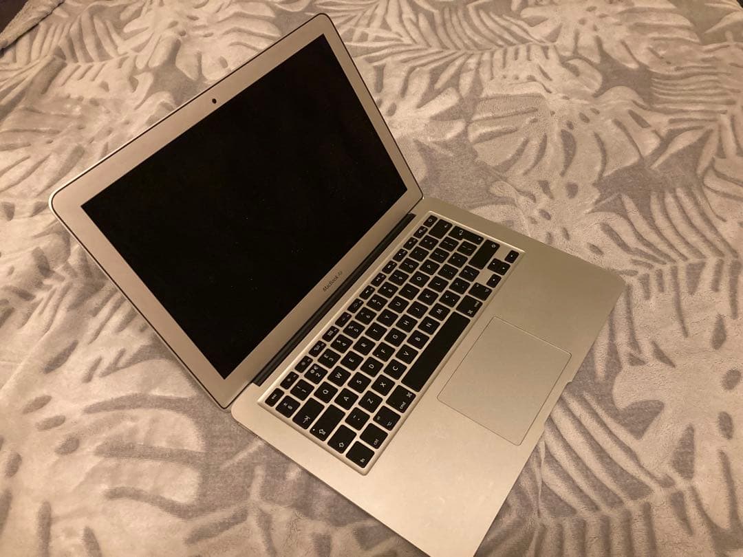 ジャンク MacBook Air モデル番号A1466(2012年) - メルカリ