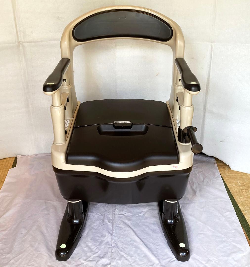 未使用品　安寿 ポータブルトイレ ジャスピタ 肘掛け高さ調整／説明書・付属品付き 楽天市場】安寿 ポータブルトイレ ジャスピタ 標準便座 幅 49.5cm 奥行