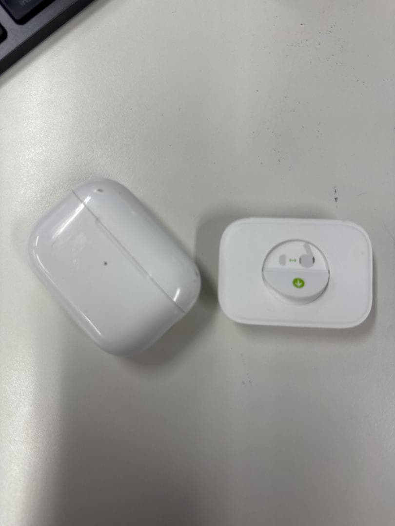 AIRPODSPRO2 ライトニング充電ケース＋左耳(新品純正イヤーパッド付）