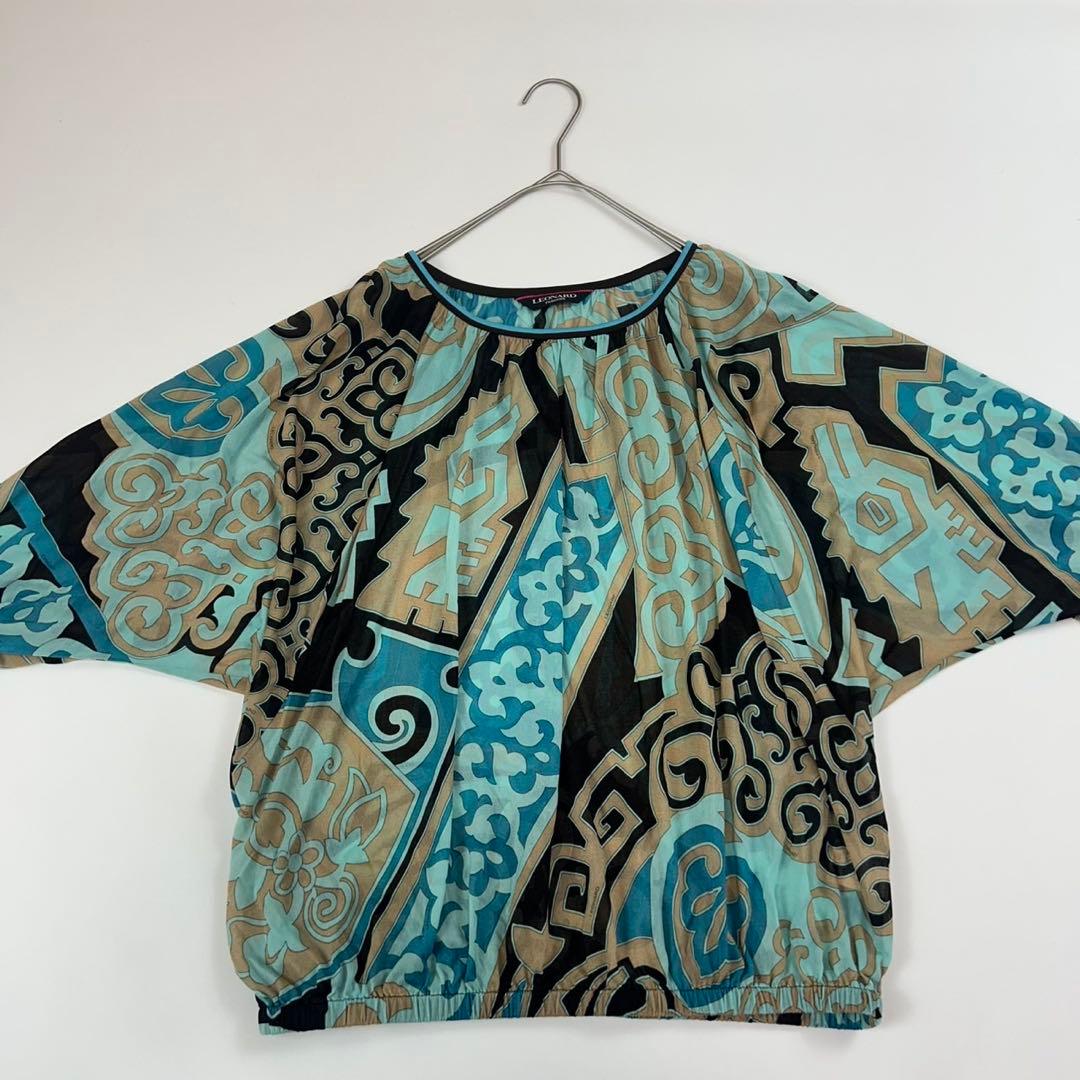 P263 美品 L レオナール カンカン素材 総柄 ブラウス ブルー