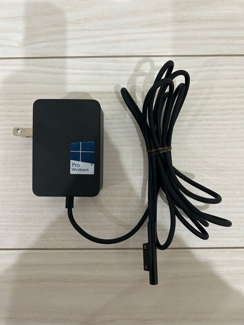 【三辻愛子取置き】Microsoft Surface Go