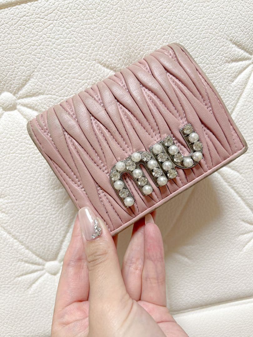 MIUMIU 財布 二つ折り ピンク パール miumiu - メルカリ