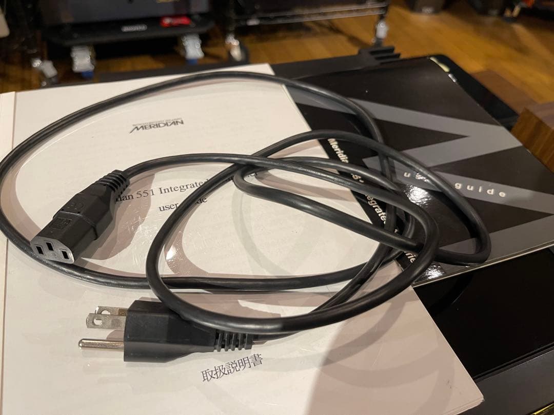 MERIDIAN 551 プリメインアンプ【AXISS 正規輸入品 100V】 - メルカリ