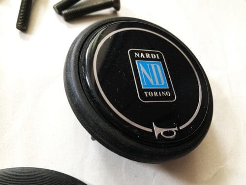 中古】NARDI ステアリング 36パイ FET刻印あり ホーンボタン付き
