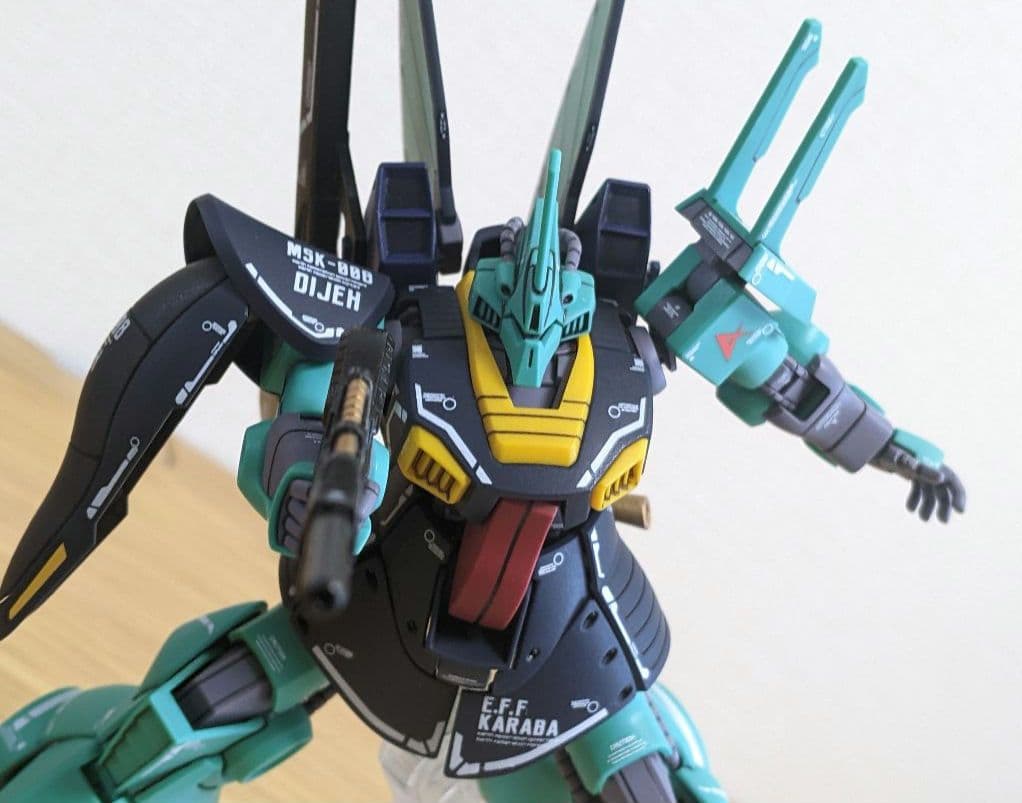 人は同じ過ちを繰り返す。まったく…」ガンプラ完成品 1/144 HG