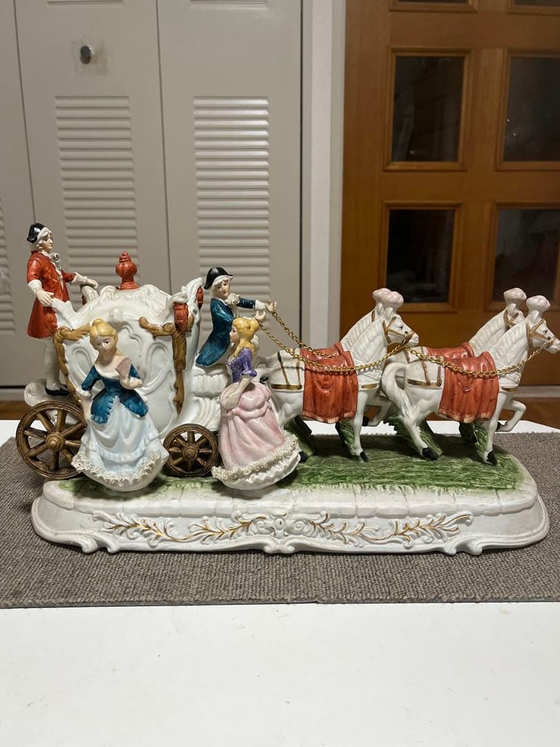 加藤工芸 瀬戸マイセン 4頭立て馬車 レース衣装貴婦人 紳士 馬車