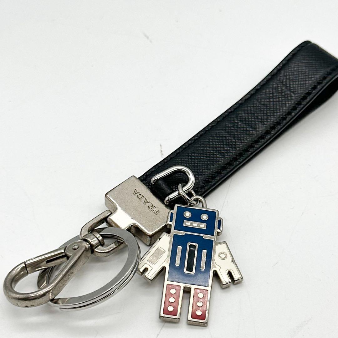 プラダ ロボット チャーム ロボ キーリング キーホルダー - メルカリ