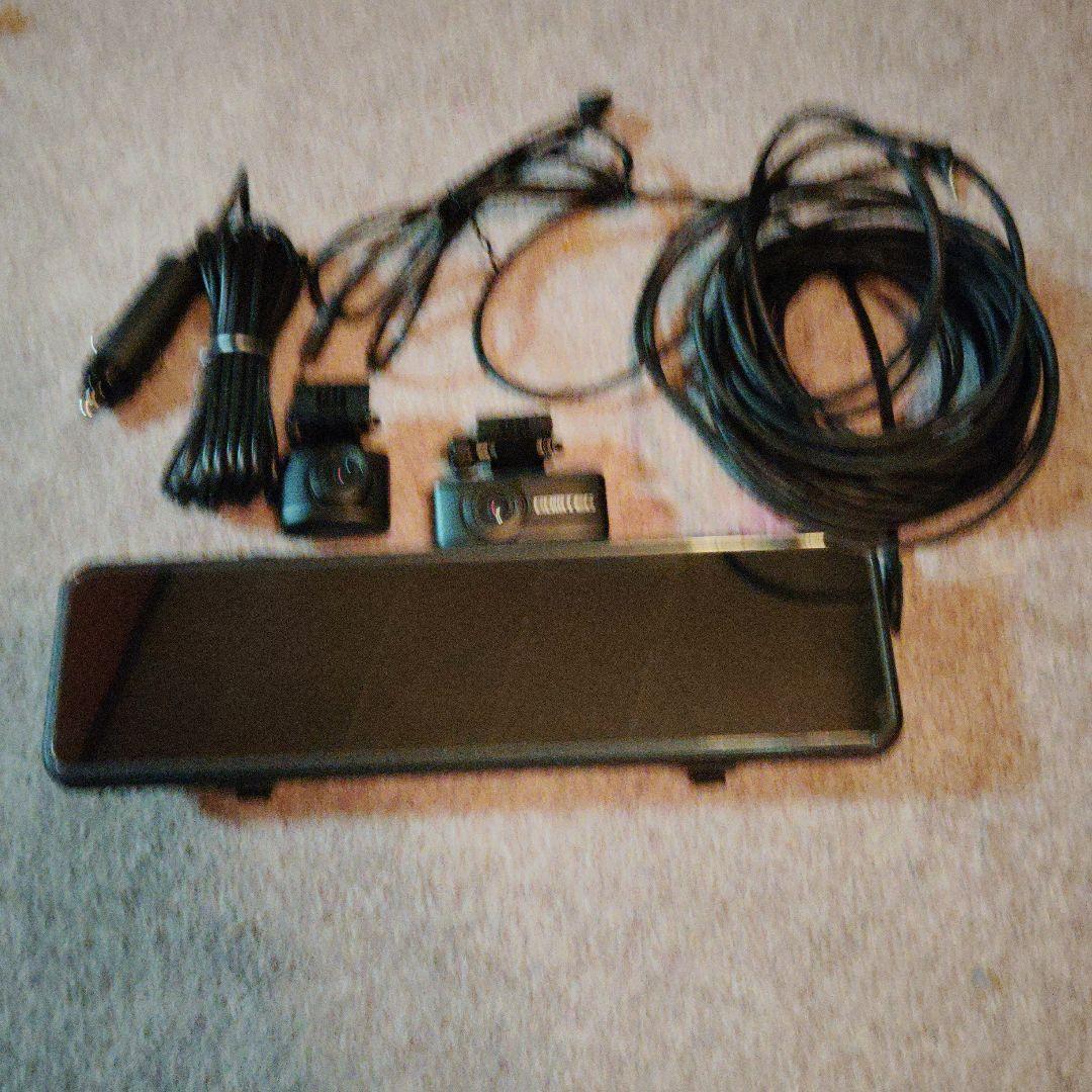 コムテック　ZDR048 コムテック、コンパクトで夜間も撮れるミラー型前後2カメラドライブ