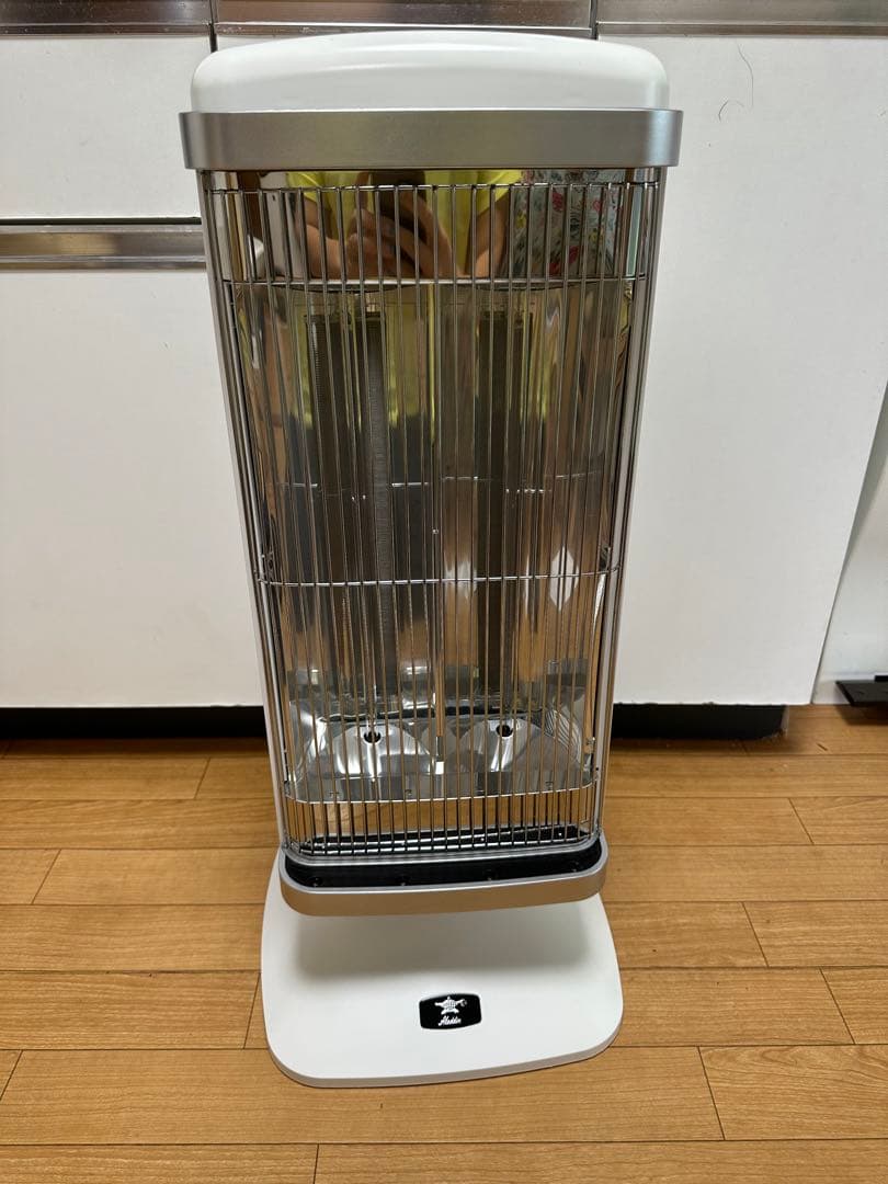 アラジン 遠赤グラファイトヒーター AEH-2G10AJ ★21年製 遠赤グラファイトヒーター（2灯管） | Aladdin（アラジン）公式サイト