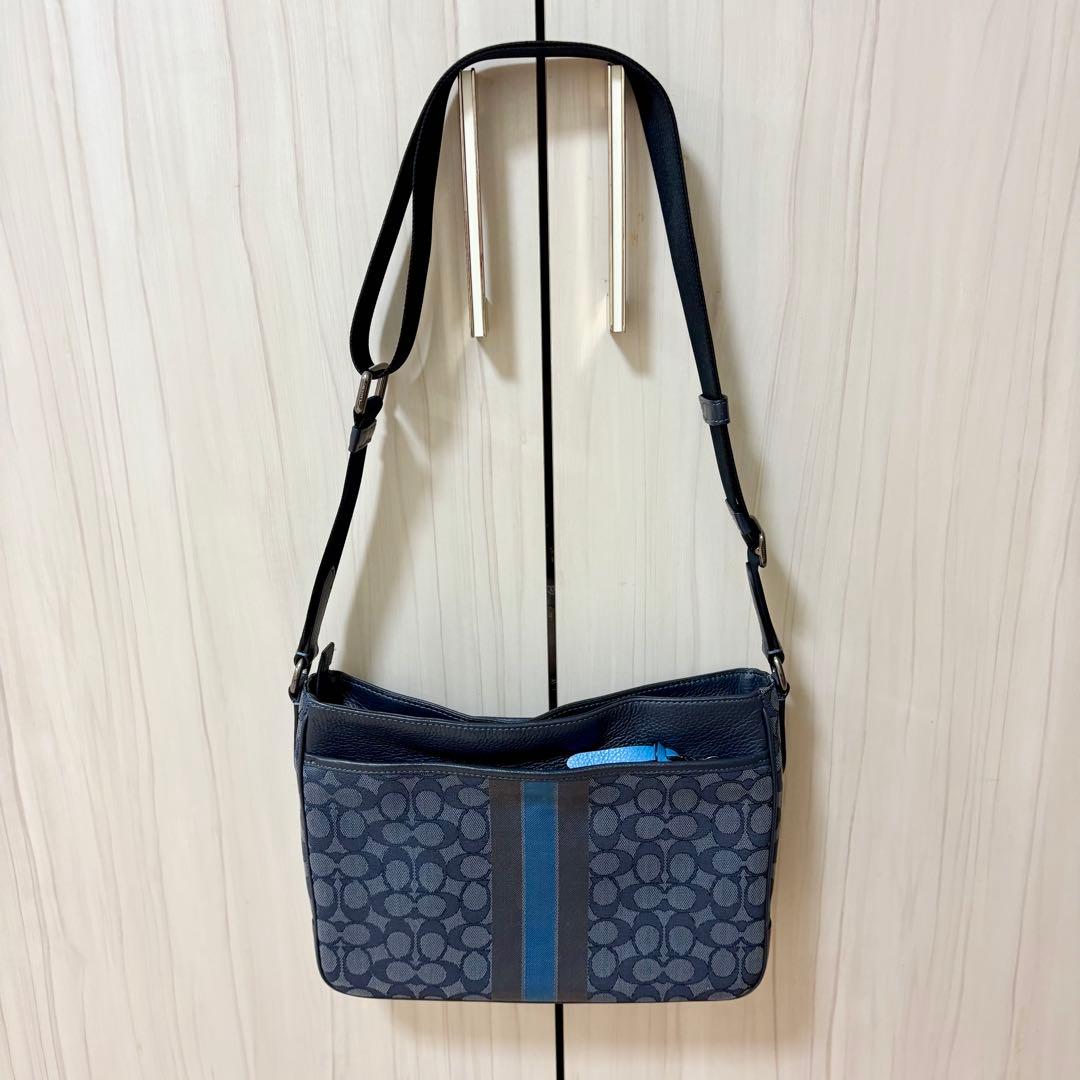 美品コーチCoach ダークブルーグレー 系ショルダーバッグメッセンジャーバッグ COACH（コーチ） ショルダーバッグ トップ ジップ メッセンジャー