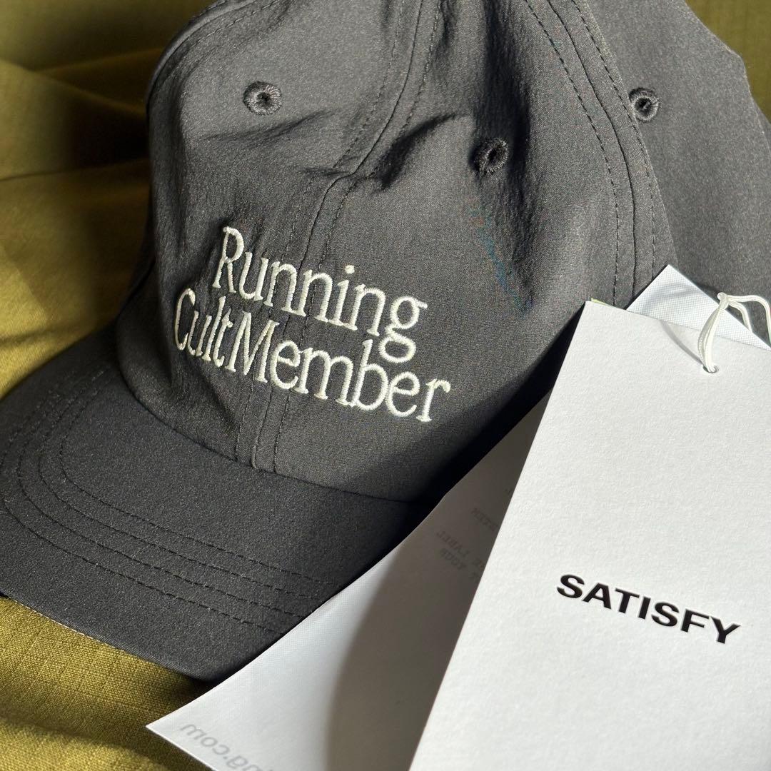 ぬ*ぬ様 【極美品】サティスファイ Satisfy Running Cap - メルカリ