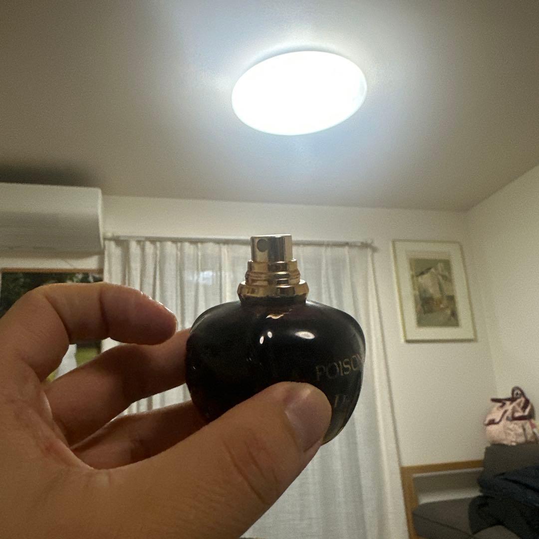 香水コレクションChanel, Versace, Givenchy di or