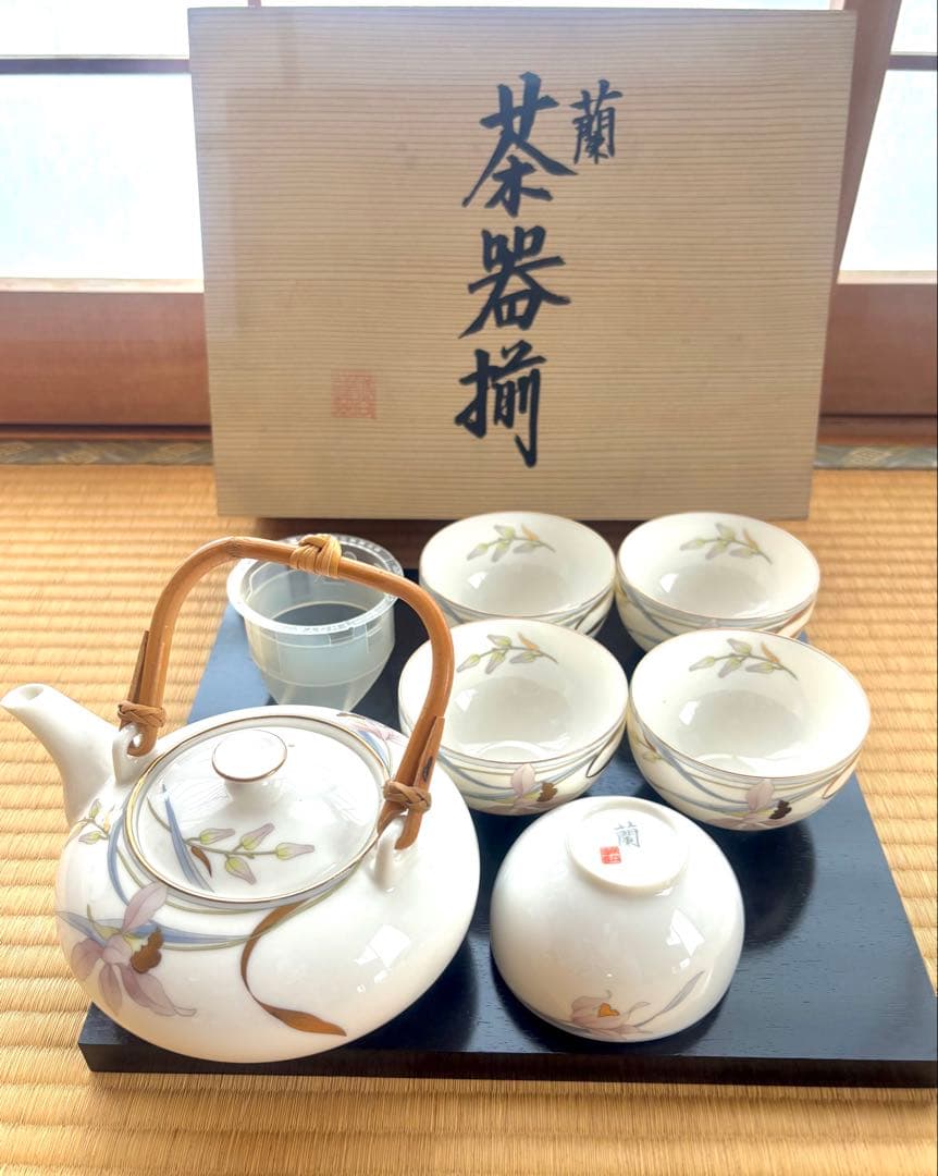 新品未使用】茶器揃 蘭 湯呑5客 急須セット 金彩 豪華木箱入り - メルカリ