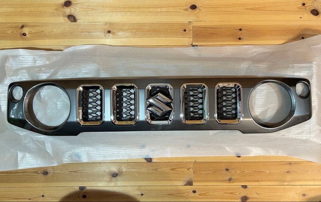 ジムニー ノマド 純正 フロントグリル - メルカリ