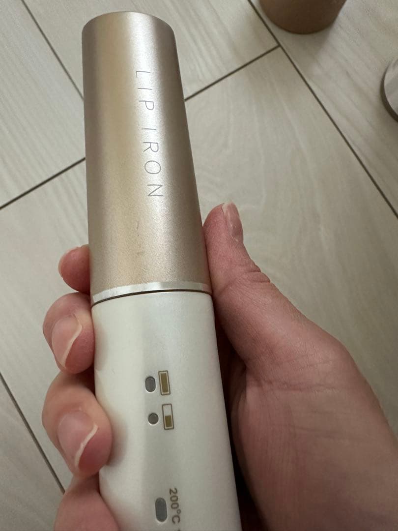 【美品・値下可】絹女 KINUJO リップアイロン コードレス　ヘアアイロン 生産終了はなぜ？】絹女リップアイロンは悪い？美容師が口コミ評価