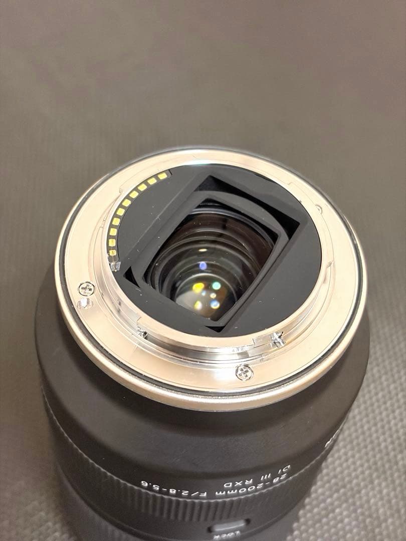 タムロン 28-200mm F2.8-5.6 Di III RXD A071