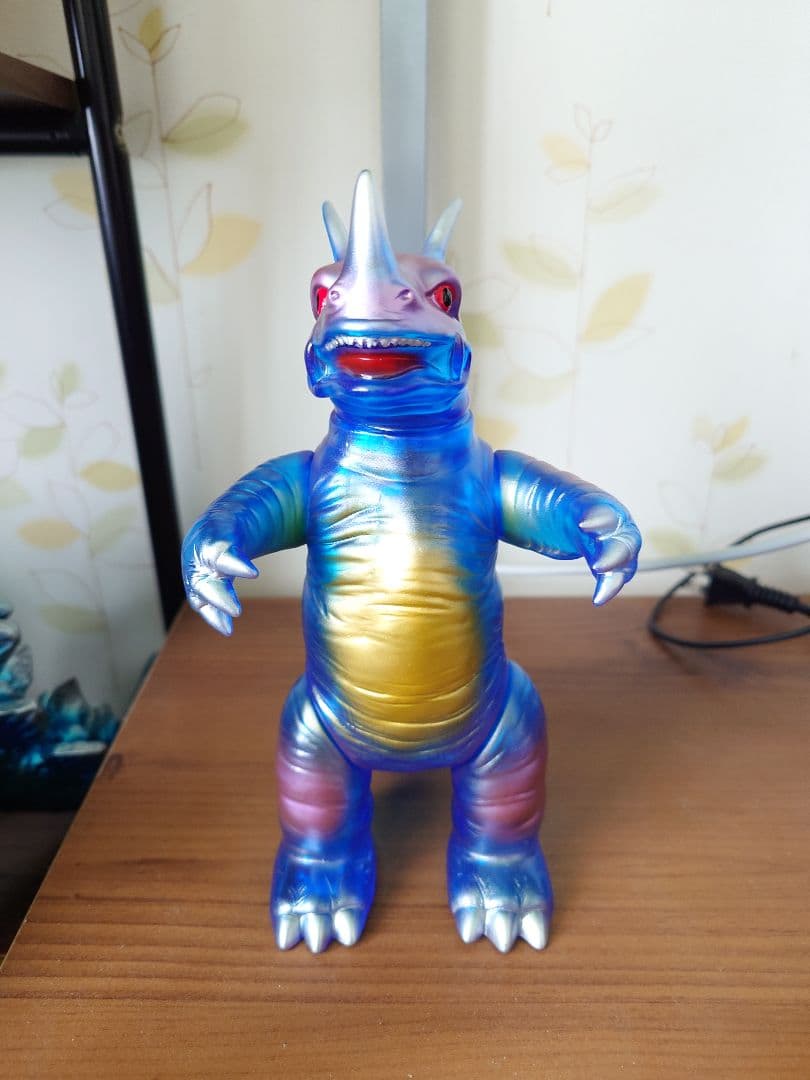 ブルマァク　ネロンガ　クリア Amazon.co.jp: ブルマァクの怪獣シリーズ 透明怪獣ネロンガ クリア