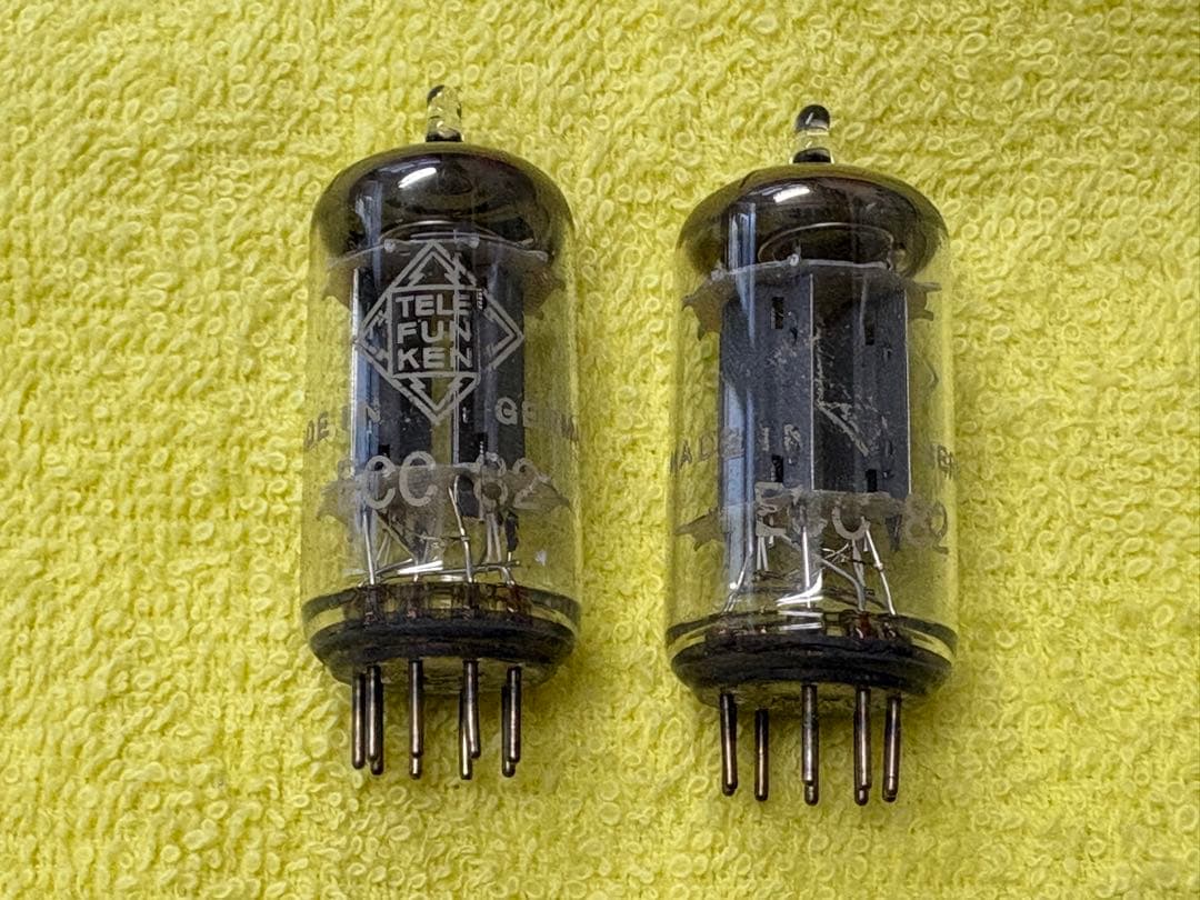 TELEFUNKEN　テレフンケン　ECC82 Telefunken ECC82 12AU7 Smooth Plates | Soundlumia