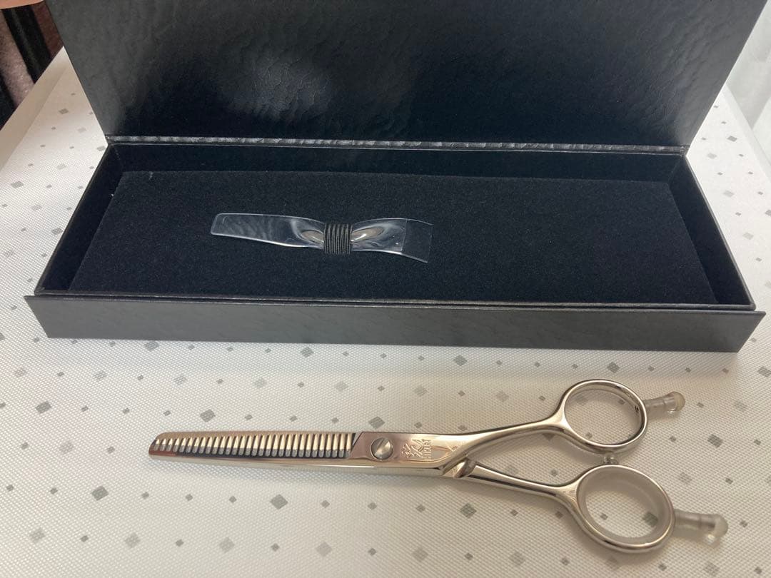 HIKARI スキバサミ 専用ケース付き セニング シザー - メルカリ