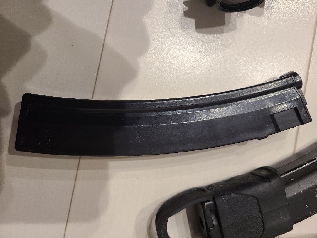 東京マルイ 化粧箱無し mp5 32569 kal.9mm×19 付属品あり - メルカリ