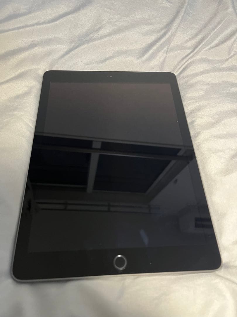 Apple iPad 第6世代 32GB 本体 iPad 第6世代 32GB ゴールド MRJN2J／A Wi-Fi [32GB] （2018） Apple