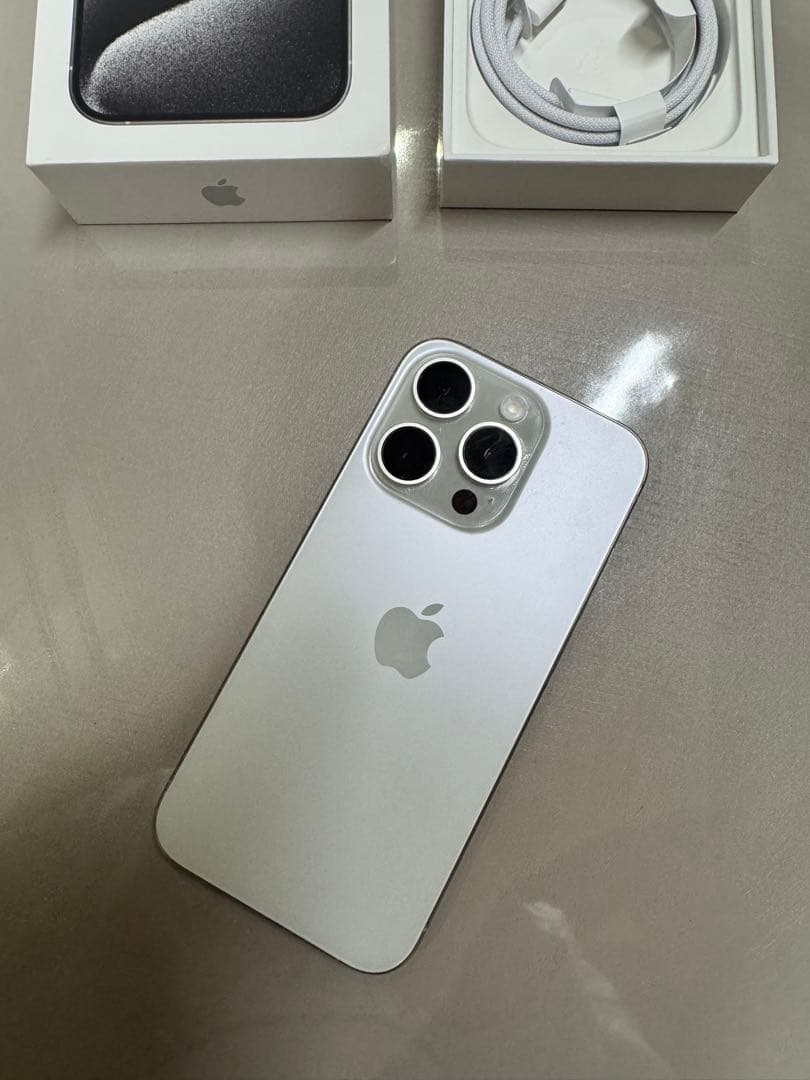 Apple iPhone 15 Pro シルバー　白 本体　セット一式 iPhone 『新品開封済み』Apple 15 Pro 128GB white 白 Apple MTU83J/A