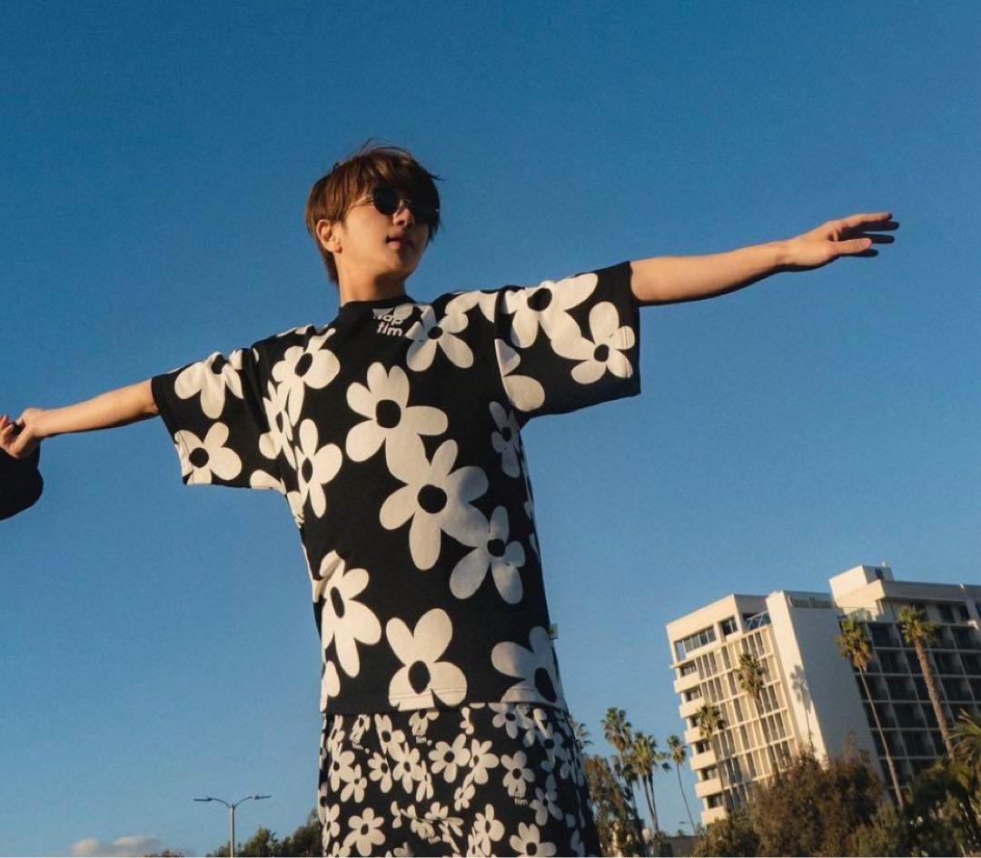 ナップタイム naptime. Nissy 西島隆弘 Tシャツ フラワー 総柄 - メルカリ