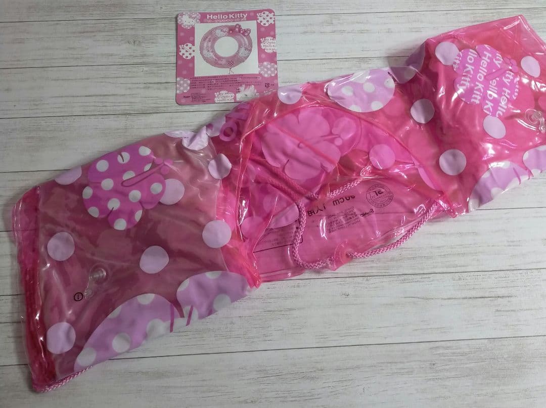 ハローキティ （未使用品）ロープ付き ウキワ90cm 2005年製 レトロ浮輪