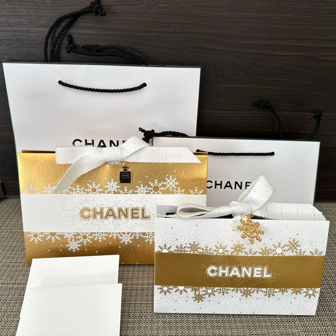 シャネル限定ギフトラッピング(チャーム付)ショッパーカード付