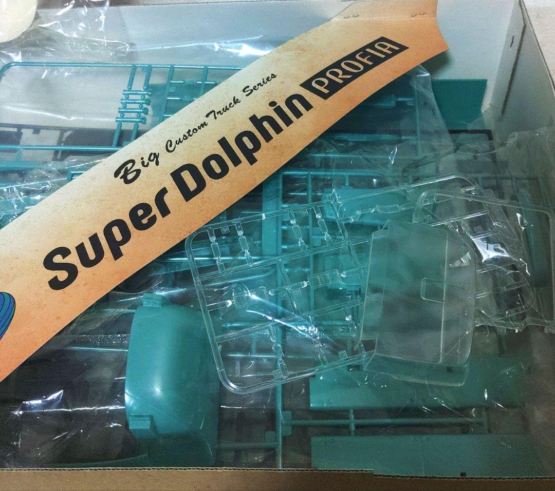 1/32 日野 スーパードルフィンプロフィアウイングカーゴ 【未組立て品
