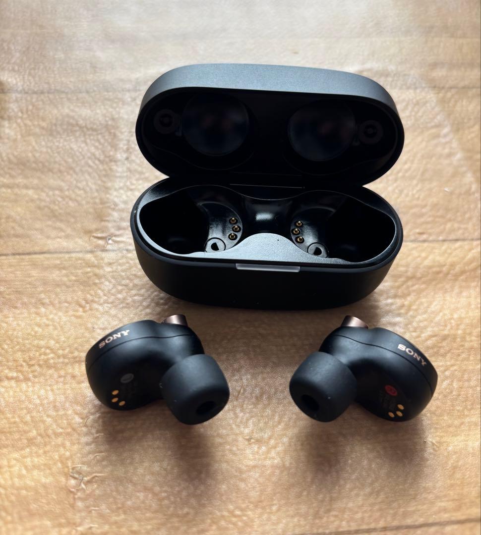 ジャンク SONYワイヤレスイヤホン WF-1000XM4 シリコンケース付き
