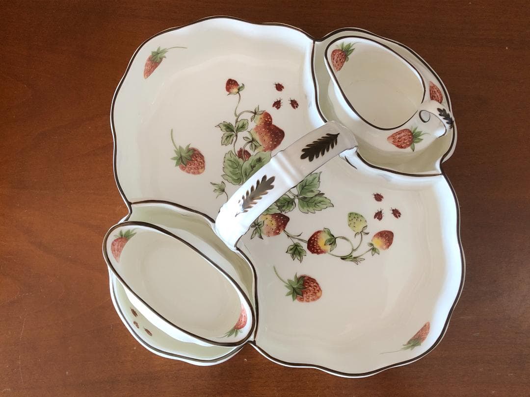 ストロベリーバスケット 3点セット ☆ Coalport コールポート - メルカリ