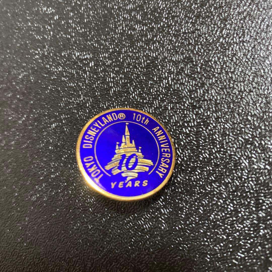 東京ディズニーランド TDL 10周年記念 ピンバッジ　ピンズ　限定　ディズニー 東京ディズニーランド TDL 10周年記念 1993年 紺 配布 ピンズ : FAR