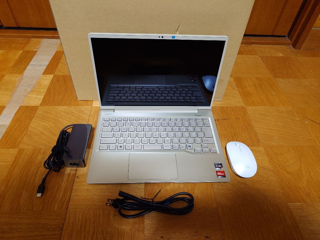 富士通 FMV LIFEBOOK WMB/J3 本体 保証書付 富士通FMVパソコン | LIFEBOOK WU3/J3 カスタムメイドモデル