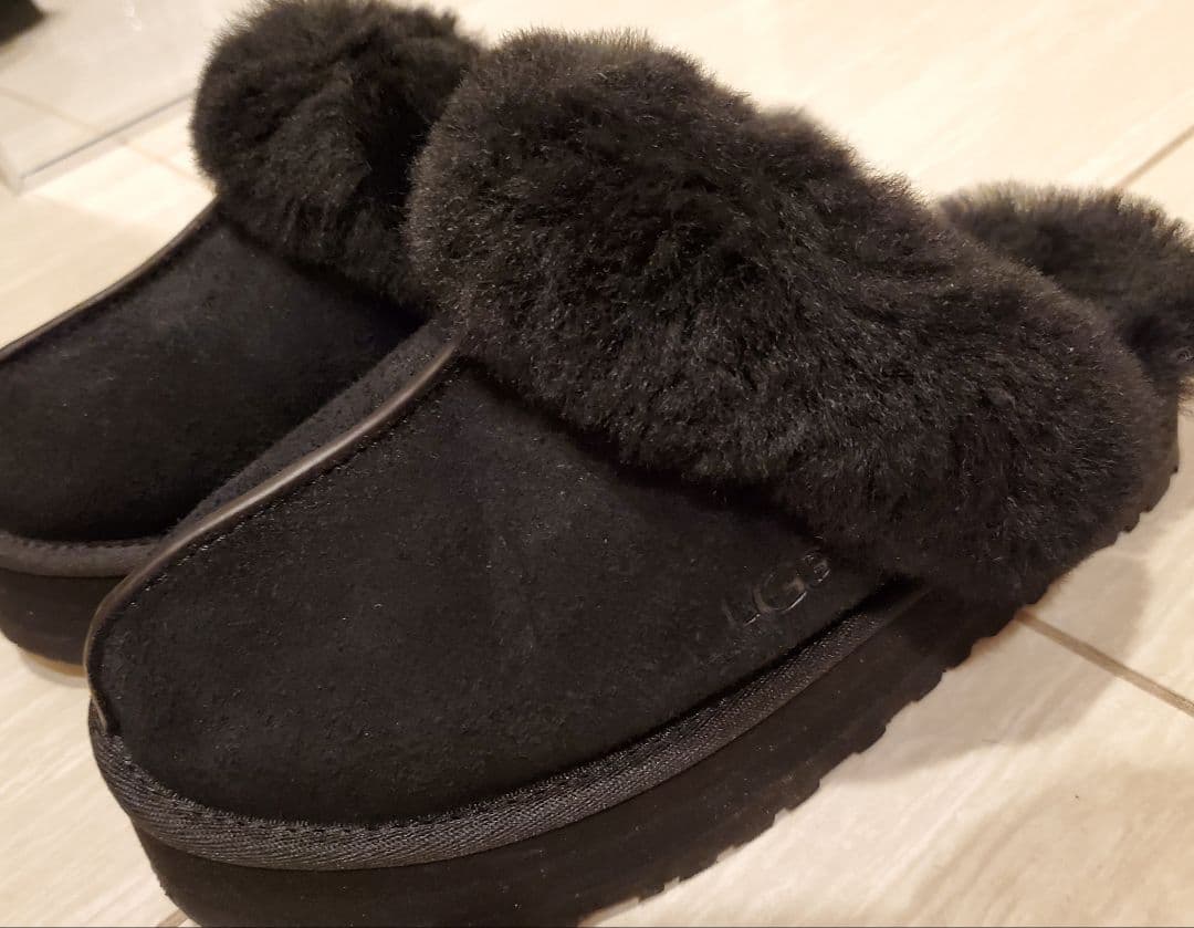 UGG ブラック サボ・ボア・スエード UGG（アグ） × sacai サカイ コラボ ショートブーツ Hiker ハイカー