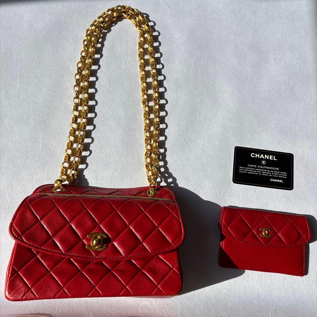 CHANEL レッドショルダーバッグ ゴールドチェーン Chanel Vintage Micro Mini Classic Flap Belt Bag Red Quilted