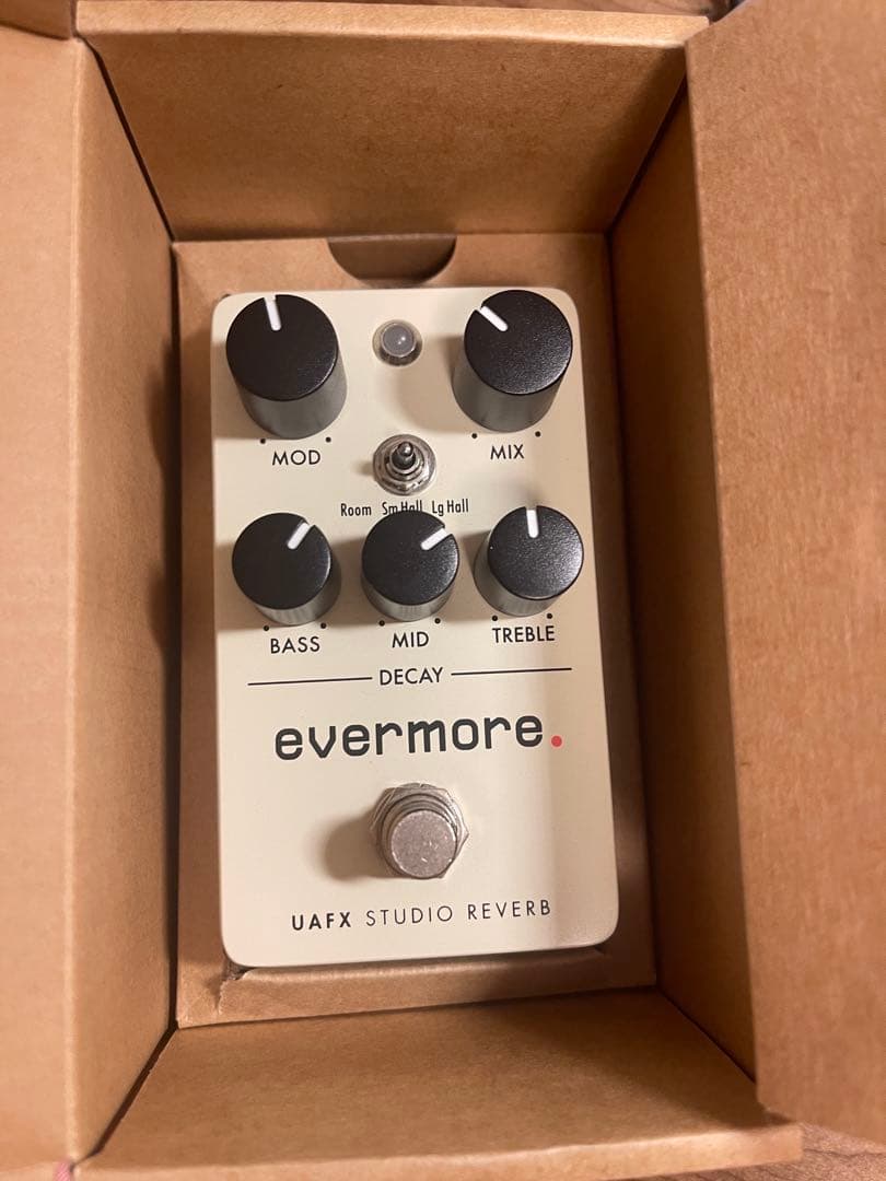 ギター evermore UAFX STUDIO REVERB Universal Audio UAFX Evermore Studio Reverb Guitar Effects Pedal