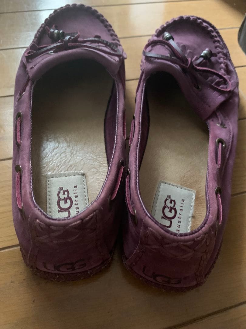 UGG ローファー パープル モカシン7 スエード24cm ムートン - メルカリ