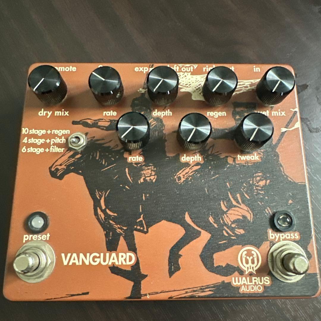 Walrus Audio Vanguard ギターエフェクター　フェイザー Walrus Audio Vanguard (Dual Phaser) - Review (4K iana) - YouTube