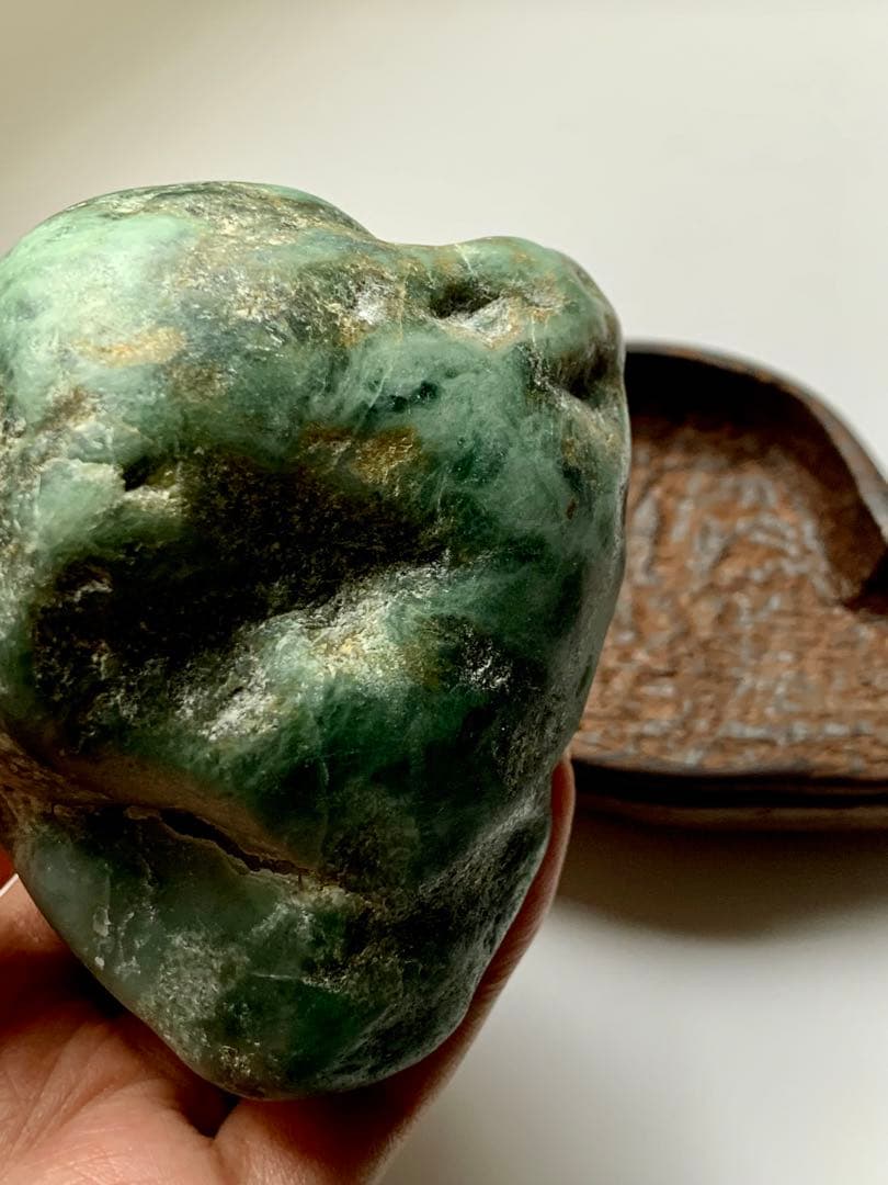 極上海翡翠糸魚川ひすい海石ろうかん質翡翠コン沢水石根付鉱物標本