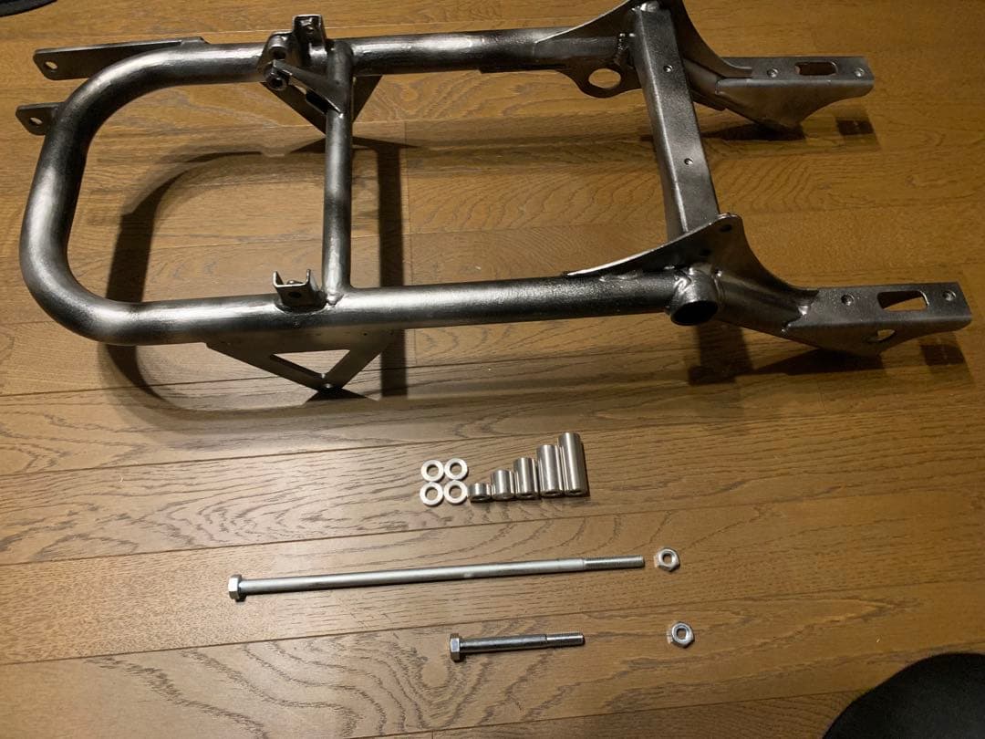 直吊りフレーム+リアハブ変換スペーサー+スパイクフレームキャップ　セット フレームキャップ SPEEDRA(SSK) バイクカスタムパーツ 【通販モノタロウ】