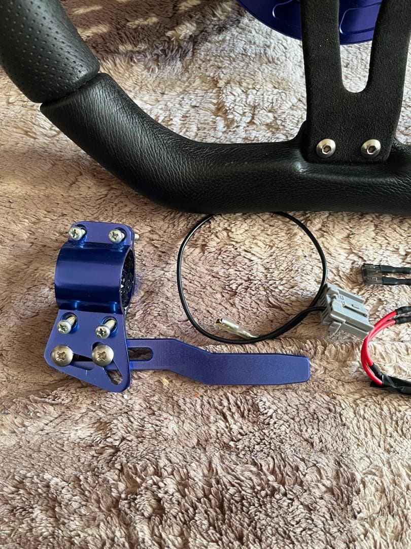 最終値下げ MOMO ステアリングホイール 本体 トレック 美品 z33 - メルカリ