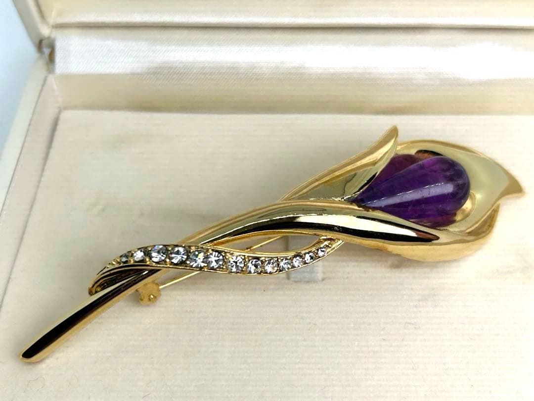 ヴァンドームブティック VENDOME BOUTIQUE カラーの花 ブローチ - メルカリ