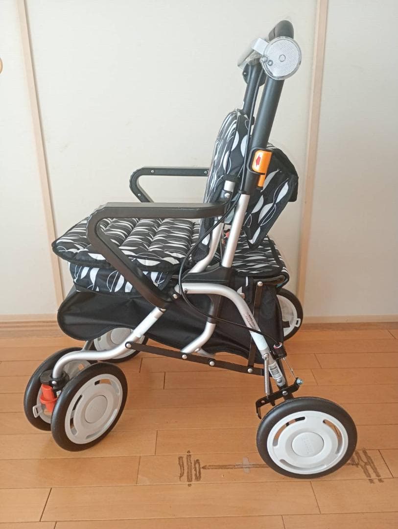 【新品未使用】シルバーカー　レコルティ　SLT10 幸和製作所】シルバーカー シルバーカー レコルティⅡSLT10| 手押し車