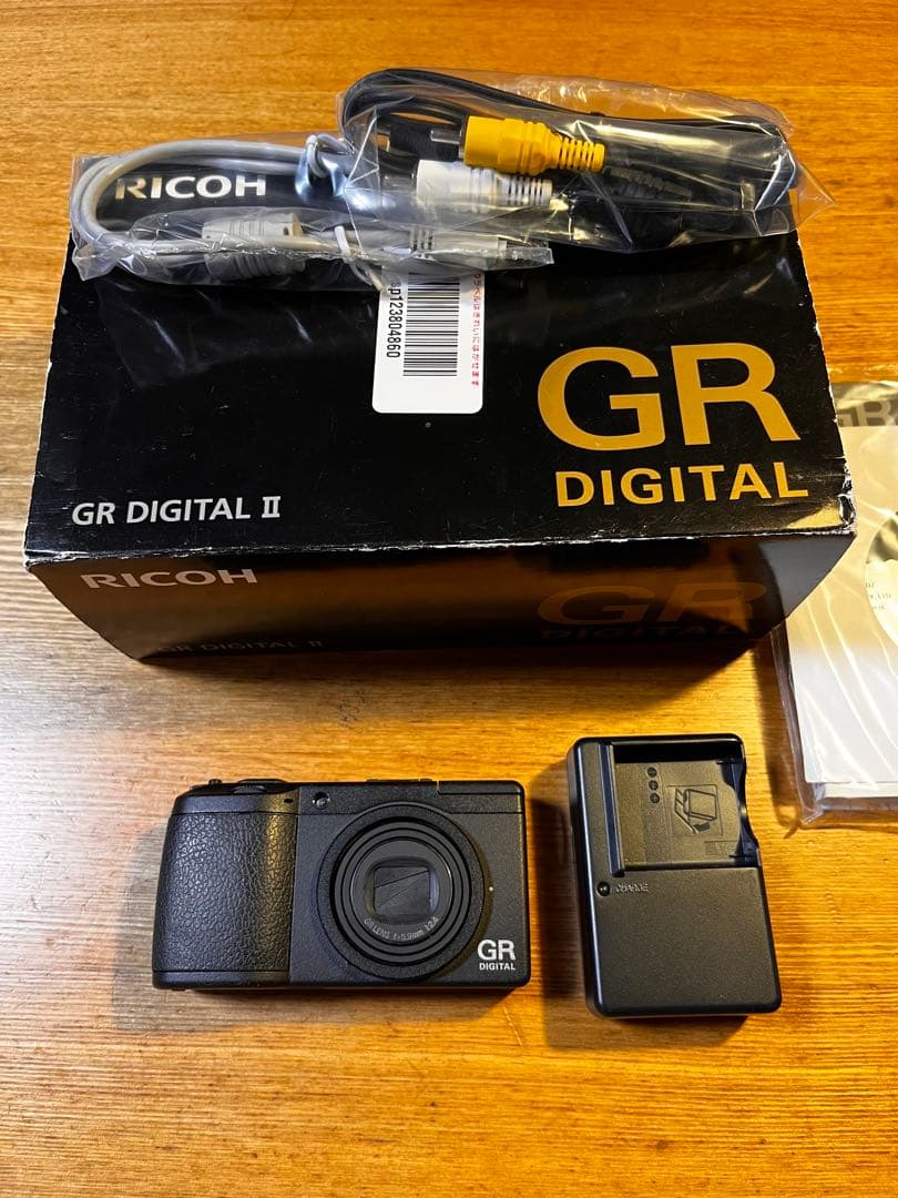 訳ありジャンク品 RICOH GR DIGITAL II 本体と付属品