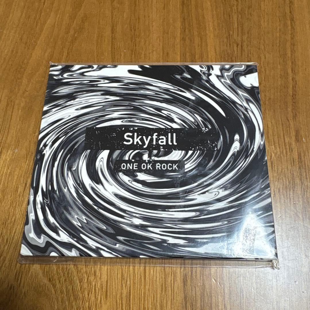 ONE OK ROCK Skyfall 会場限定盤　CD 新品　未開封 Amazon.co.jp: ONE OK ROCK CD Skyfall (会場限定CD) ワンオクロック