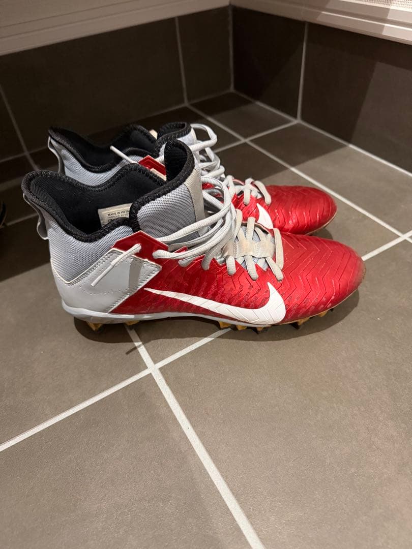 Nike ハイカット スパイクシューズ レッド/ホワイト NIKE公式】 サッカースパイク & シューズ レッド（赤）【ナイキ公式通販】