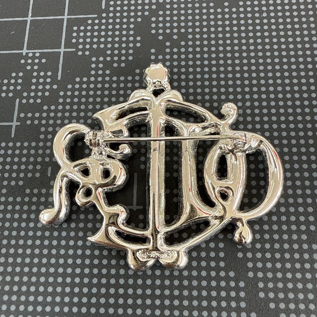 Dior ディオール ラインストーン エンブレム ロゴブローチ