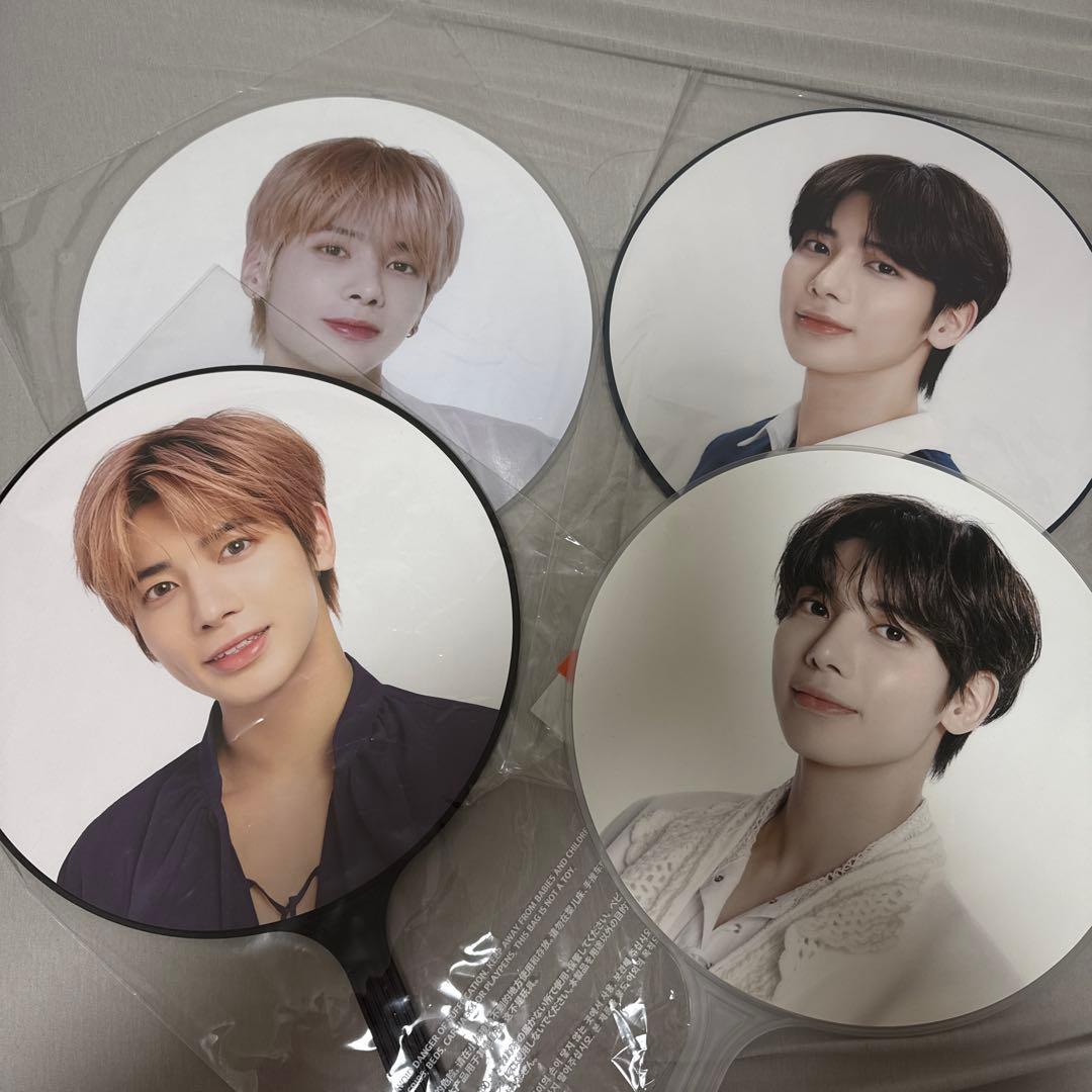 カンテヒョン テヒョン TXTライブうちわ4枚セット - メルカリ