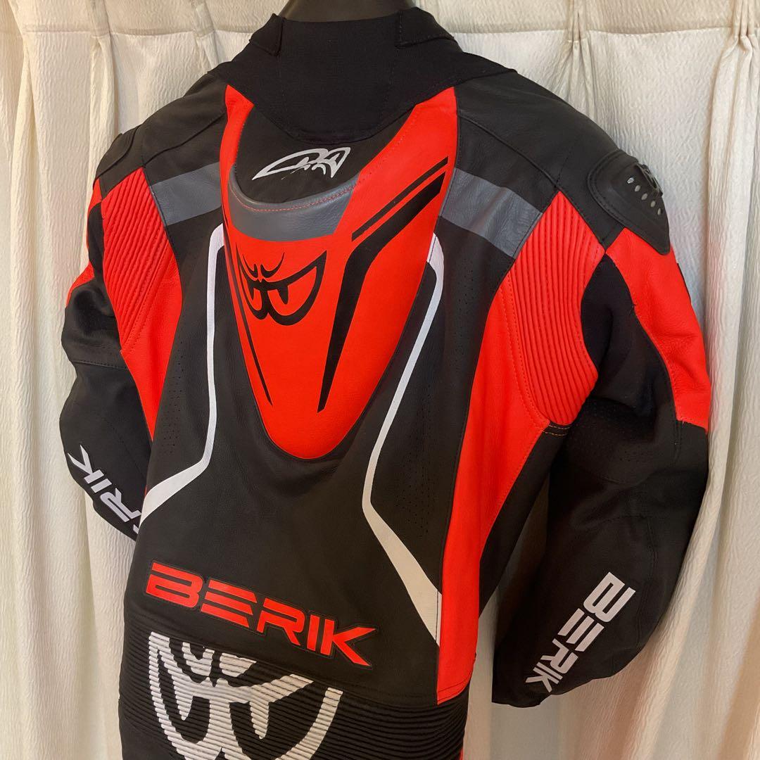 未使用】MFJ公認 BERIK ベリックレーシングスーツ56サイズBk.Re